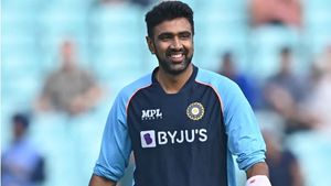 IND vs SA: ഏകദിന ടീം പ്രഖ്യാപനം നാളെ, ഹര്‍ദിക് പുറത്തുതന്നെ, അശ്വിന്‍ മടങ്ങിയെത്തിയേക്കും