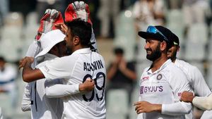 IND vs NZ: എന്തുകൊണ്ട് ഇന്ത്യ ഫോളോഓണ്‍ വിളിച്ചില്ല? ഇതാവാം കാരണം