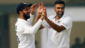 IND vs NZ: ഇതു അശ്വിന്റെ വര്‍ഷം, പുതിയ ഒന്നാംനമ്പര്‍!- ഷഹീന്‍ അഫ്രീഡിയെ പിന്തള്ളി