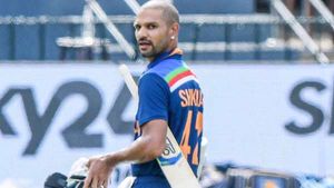 IND vs SA: ഏകദിന ടീമിലേക്കു ധവാന് എങ്ങനെ മടങ്ങിയെത്താം? മുന്‍ കോച്ച് പറയുന്നത് ഇങ്ങനെ