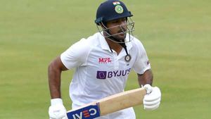 IND vs SA: ഔട്ടെന്ന് തേര്‍ഡ് അംപയര്‍, മായങ്ക് ഹാപ്പിയല്ല!- പ്രതികരിക്കാത്തത് ഒന്നു കൊണ്ട് മാത്രം