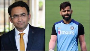 IND vs SA:'കോലിക്ക് വലിയ ഭാരം ഒഴിഞ്ഞപോലെ', അവന്‍ ഹാപ്പിയാണ്- സാബ കരീം