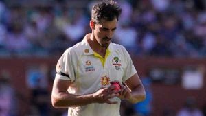 Ashes: പിങ്ക് ബോള്‍ ടെസ്റ്റിലെ കിങായി സ്റ്റാര്‍ക്ക്! മറ്റൊരു ബൗളര്‍ക്കുമില്ലാത്ത റെക്കോര്‍ഡ്
