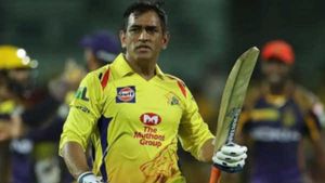IPL: ധോണിയുടെ ബാറ്റിങ് അരങ്ങേറ്റം ഫ്‌ളോപ്പ്! സ്വപ്‌ന വിക്കറ്റ് ആര്‍ക്കെന്നറിയാം
