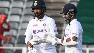 IND vs SA: 'ഇത്രയും അവസരം ലഭിച്ചാല്‍ ആരും റണ്ണെടുക്കും, അവനെ ഒഴിവാക്കിയത് ശരിയായില്ല'