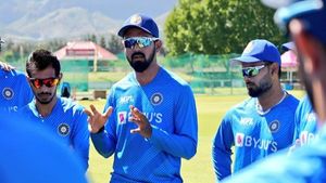 IND vs SA: ഇന്ത്യന്‍ പ്ലേയിങ് 11 സ്ഥാനമുറപ്പ് നാല് പേര്‍ക്ക് മാത്രം, അരങ്ങേറ്റം പ്രതീക്ഷിച്ച് വെങ്കി