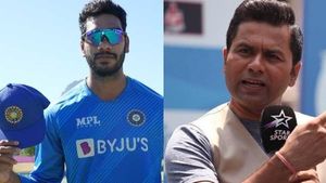 IND vs SL:'ഒരു പിഴവിനെ ഓര്‍ത്ത് ജീവിതകാലം സങ്കടപ്പെടേണ്ടി വരും', വെങ്കടേഷിനോട് ആകാശ്