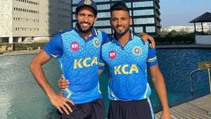 IPL 2022: അസ്ഹറിനും വിഷ്ണുവിനും നിരാശ, വാങ്ങാനാളില്ല!- ബേസില്‍ മുംബൈയില്‍, ആസിഫ് സിഎസ്‌കെയില്‍