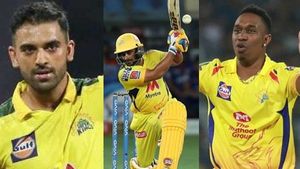 IPL 2022: ആദ്യ ദിനം ആറ് താരങ്ങളെ വാങ്ങി, അഞ്ച് പേരും മുന്‍ താരങ്ങള്‍, ഇത് സിഎസ്‌കെ 'സ്റ്റൈല്‍'