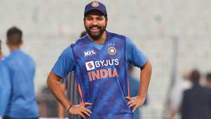 IND vs SL: മാലിക്കിനെ കടത്തിവെട്ടും, കോലിക്കും രക്ഷയില്ല!- രോഹിത്തിനെ കാത്ത് വമ്പന്‍ റെക്കോര്‍ഡുകള്‍