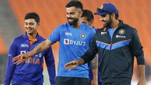 IND vs WI: ഇതാവണം ക്യാപ്റ്റന്‍, കോലിയെക്കുറിച്ചുള്ള ചോദ്യത്തിന് രോഹിത്തിന്റെ മാസ് മറുപടി