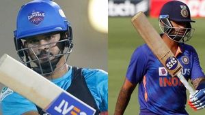 IPL 2022: 'വെങ്കടേഷ്, ശ്രേയസ്, സൂര്യ ബാറ്റിങ് ഓഡര്‍ മാറ്റരുത്', അപകട മുന്നറിയിപ്പ് നല്‍കി ആകാശ്