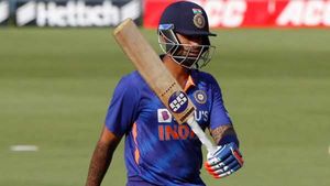 IND vs WI: സൂര്യ ഹീറോടാ, ഹീറോ- കൈഫിനെ കടത്തിവെട്ടി! ഏകദിന ചരിത്രത്തില്‍ ഇതാദ്യം