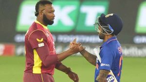 IND vs WI: ഐപിഎല്‍ പോലെ നീയെന്താണ് അതു ചെയ്യാത്തത്? പൊളളാര്‍ഡ് ചോദിച്ചത് വെളിപ്പെടുത്തി സൂര്യ