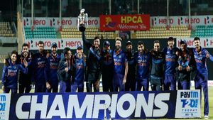 IND vs SL: 'തൊഡ്രാ പാക്കലാം', ഇത് ഹിറ്റ്മാന്റെ ഇന്ത്യ, റെക്കോഡുകളുടെ പെരുമഴ, എല്ലാം അറിയാം