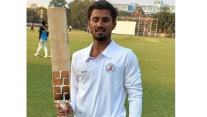 Ranji trophy 2022: 405 ബോളില്‍ 341 റണ്‍സ്! അരങ്ങേറ്റത്തില്‍ ലോക റെക്കോര്‍ഡിട്ട് സാകിബുല്‍ ഗനി