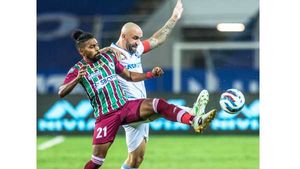 ISL 2021-22: ജംഷഡ്പൂരിനു ലീഗ് കിരീടം- ബ്ലാസ്റ്റേഴ്‌സ് x ജംഷഡ്പൂര്‍, എടിക്കെ x ഹൈദരാബാദ് സെമി