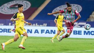 ISL 2021-22: ഹൈദരാബാദ് x ബ്ലാസ്റ്റേഴ്‌സ് ഫൈനല്‍, ജയിച്ചിട്ടും എടിക്കെ പുറത്ത്