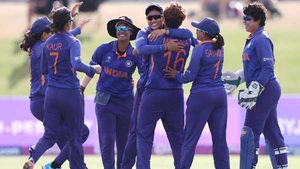 Womens world cup: ബാറ്റിങ് നിര ചതിച്ചു, 150 പോലും കടന്നില്ല! ഇംഗ്ലണ്ടിനോടു ഇന്ത്യ തോറ്റു