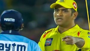 'കൂളായില്ല, ദേഷ്യത്തോടെ ഗ്രൗണ്ടിലേക്ക് പാഞ്ഞു', ധോണി കൈയടി നേടിയ അഞ്ച് സംഭവങ്ങള്‍
