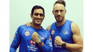 IPL 2022: ഇങ്ങനെയും നയിക്കാമോ? ധോണി ഞെട്ടിച്ചുകളിഞ്ഞു- ക്യാപ്റ്റന്‍സിയെക്കുറിച്ച് ഡുപ്ലെസി