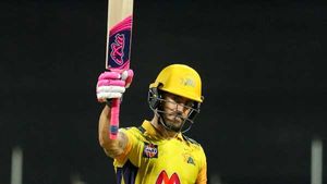 IPL 2022: ഫിഫ്റ്റിയുമായി മിന്നിച്ച് ഡുപ്ലെസി! ആര്‍സിബിക്കു പുതിയ ഓപ്പണിങ് ജോടി?