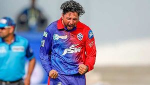 IPL 2022: കുല്‍ദീപിനെ അവര്‍ വേലക്കാരനാക്കി! മുന്‍ ടീമിനെതിരേ ആഞ്ഞടിച്ച് കോച്ച്