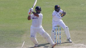 IND vs SL: റിഷഭിനും വിഹാരിക്കും ഫിഫ്റ്റി, ഇന്ത്യക്ക് മികച്ച സ്‌കോര്‍, കോലി 45ന് പുറത്ത്