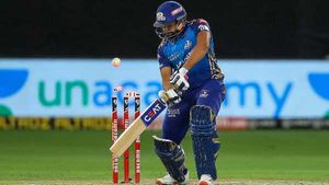 IPL: പ്ലേഓഫില്‍ രോഹിത് ഹിറ്റ്മാനോ, ഫ്‌ളോപ്പ്മാനോ? രണ്ടു തവണ ഡെക്ക്! ഇതാ കണക്കുകള്‍