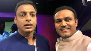 വീരുവിനെ ഒരു ദിവസം ഉറപ്പായും ഞാന്‍ തല്ലും, ഇതു സത്യം!- പറഞ്ഞത് അക്തര്‍, കാരണമറിയാം