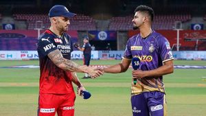 IPL 2022: ശ്രേയസിനെ വീഴ്ത്തിയ ഡുപ്ലെസിയുടെ മാസ്റ്റര്‍ പ്ലാന്‍, മൂന്നാം ബോളില്‍ പുറത്ത്!