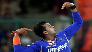 IPL 2022: ആരും വാങ്ങിയില്ല, എന്നാല്‍ പകരക്കാരായി തിരിച്ചെത്തിയേക്കും, അഞ്ച് ബൗളര്‍മാര്‍ ഇതാ