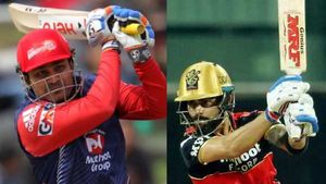 IPL: ഒരോവറില്‍ കൂടുതല്‍ റണ്‍സടിച്ച ക്യാപ്റ്റന്‍മാര്‍- വീരുവും കോലിയും ഒപ്പത്തിനൊപ്പം!