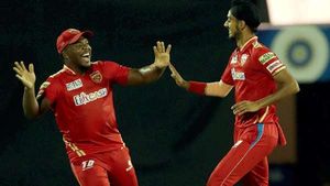 IPL 2022: നാണംകെട്ട് ചാംപ്യന്‍മാര്‍, ഹാട്രിക്ക് തോല്‍വി- ചരിത്രത്തില്‍ ആദ്യം