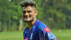 IPL 2022: ഒരൊറ്റ ഓവറിലൂടെ റോയല്‍സിന്റെ ഹീറോ, ആരാണ് കുല്‍ദീപ് സെന്‍?