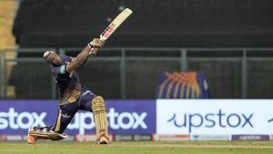 IPL 2022: കെകെആറിന്റെ മോണ്‍സ്റ്റര്‍, റസ്സലിന് കൈയ്യടിച്ച് കെകെആര്‍ ആരാധകര്‍, ഷാരൂഖും ആവേശത്തില്‍