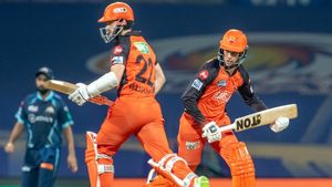 IPL 2022: ഗുജറാത്തിന്റെ കുതിപ്പിന് ഹൈദരാബാദിന്റെ കടിഞ്ഞാണ്‍, എട്ട് വിക്കറ്റിന്റെ തകര്‍പ്പന്‍ ജയം