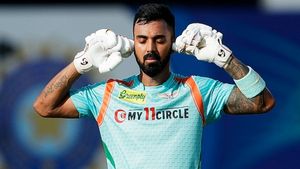 IPL 2022: 'രാജകീയം രാഹുല്‍', വീണ്ടും സെഞ്ച്വറി, കോലിക്ക് തൊട്ടടുത്ത്, എല്ലാം അറിയാം