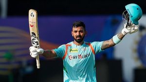 IPL 2022: രാജകീയം രാഹുല്‍, 100ാം മത്സരത്തില്‍ സെഞ്ച്വറി, മറ്റാര്‍ക്കുമില്ലാത്ത റെക്കോഡ്, എല്ലാമറിയാം