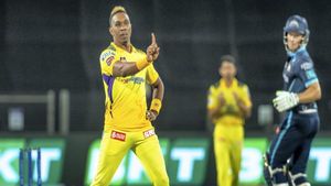 IPL 2022: 'ജോര്‍ദാന്‍ ബൗളിങ്ങിലെ കേദാര്‍', ജഡേജയും കലിപ്പില്‍, ട്രോളുമായി ആരാധകര്‍