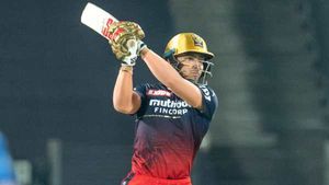 IPL 2022: റാവത്തിനു ഫിഫ്റ്റി, ആര്‍സിബി നേടി- മുംബൈയ്ക്കു തോല്‍വി തന്നെ