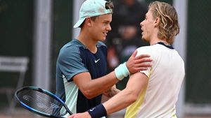 French open 2022: മെദ്വദേവ് വിജയത്തോടെ തുടങ്ങി, 14ാം സീഡിനെ വീഴ്ത്തി റൂണെ