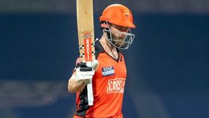 IPL 2022: വാര്‍ണര്‍ക്ക് പകരം ഇവനെ കൊടുക്കാമായിരുന്നു, എന്തൊരു മുട്ടിക്കളി, വില്യംസണ് ട്രോള്‍