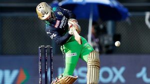 IPL 2022: ഹസരങ്കക്ക് അഞ്ച് വിക്കറ്റ്, ഹൈദരാബാദിനോട് കണക്കുതീര്‍ത്ത് ആര്‍സിബി