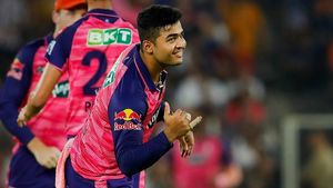 IPL 2022: അനാവശ്യ പ്രശംസ, പരാഗ് വലിയ സംഭവമൊന്നുമല്ല, രൂക്ഷ വിമര്‍ശനവുമായി മുന്‍ താരം