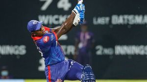 IPL 2022: അഞ്ചാം നമ്പറില്‍ അവസരം നല്‍കൂ, വിശ്വസിക്കൂ, റിഷഭിനോട് അഭ്യര്‍ത്ഥിച്ചു -പവല്‍