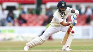 സന്നാഹം: കിങ് ഈസ് ബാക്ക്, 'സെഞ്ച്വറി' തികച്ച് കോലി, ഇന്ത്യ സൂപ്പര്‍ ഹാപ്പി