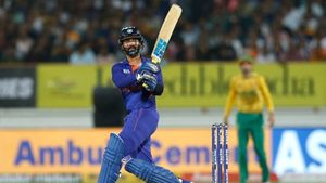 IND vs SA: 37ാം വയസില്‍ ടി20 ഫിഫ്റ്റി, 'ഡികെ ദി ഹീറോ', ലോകകപ്പ് ടിക്കറ്റ് ഉറപ്പിക്കാം