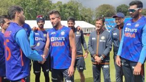 IND vs IRE: കമോണ്‍ ഡ്രാ ഉമ്രാനെ..., പേസ് എക്‌സ്പ്രസിന് അരങ്ങേറ്റം, ആരാധകരും ഹാപ്പി