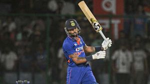 IND vs SA: ഹര്‍ദിക്കിന്റെ ബാറ്റിങ് ഓഡര്‍ മാറ്റണം, അവിടെ കളിച്ചാല്‍ 80 റണ്‍സെങ്കിലും നേടാം- ആകാശ്